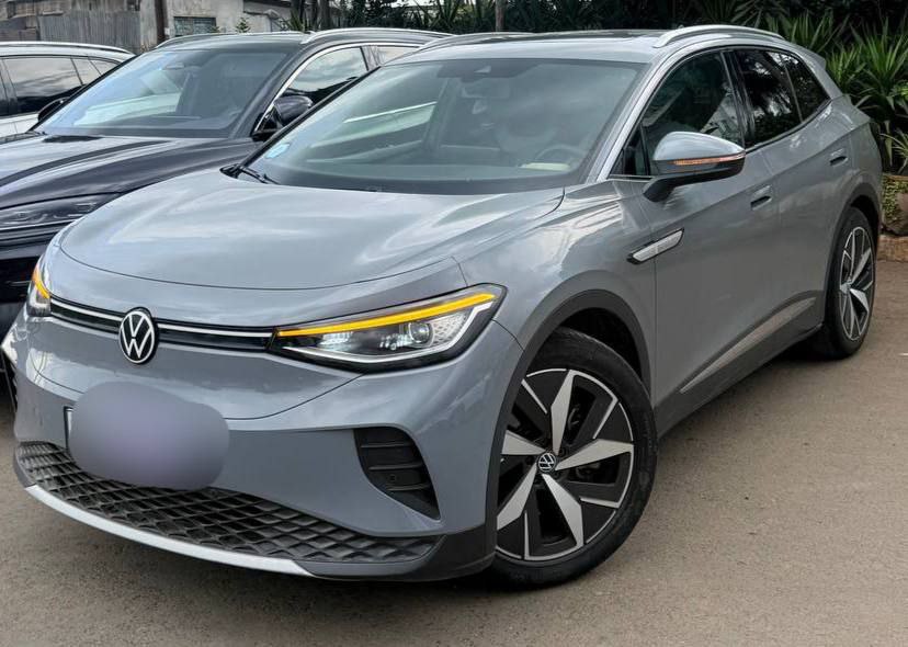Volkswagen ID.4 Crozz Pro 2023 — Electric Crossover SUV